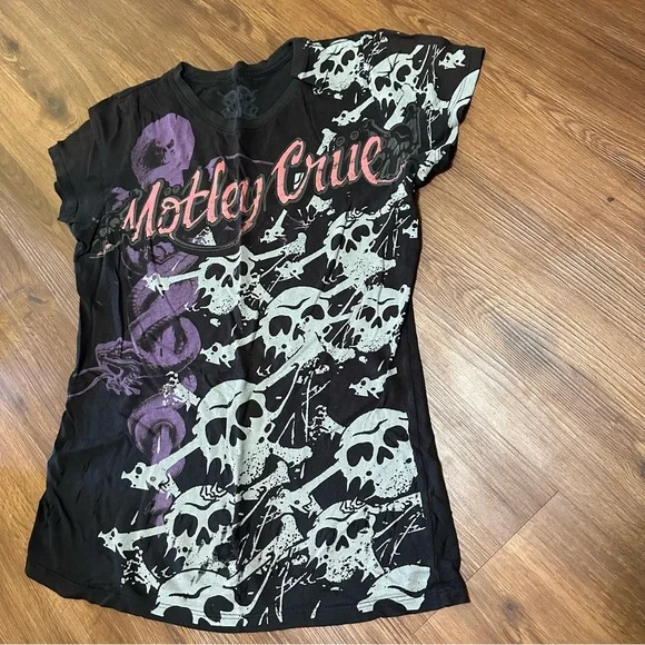 Vintage Motley Crue women’s medium - Picture 2 of 7